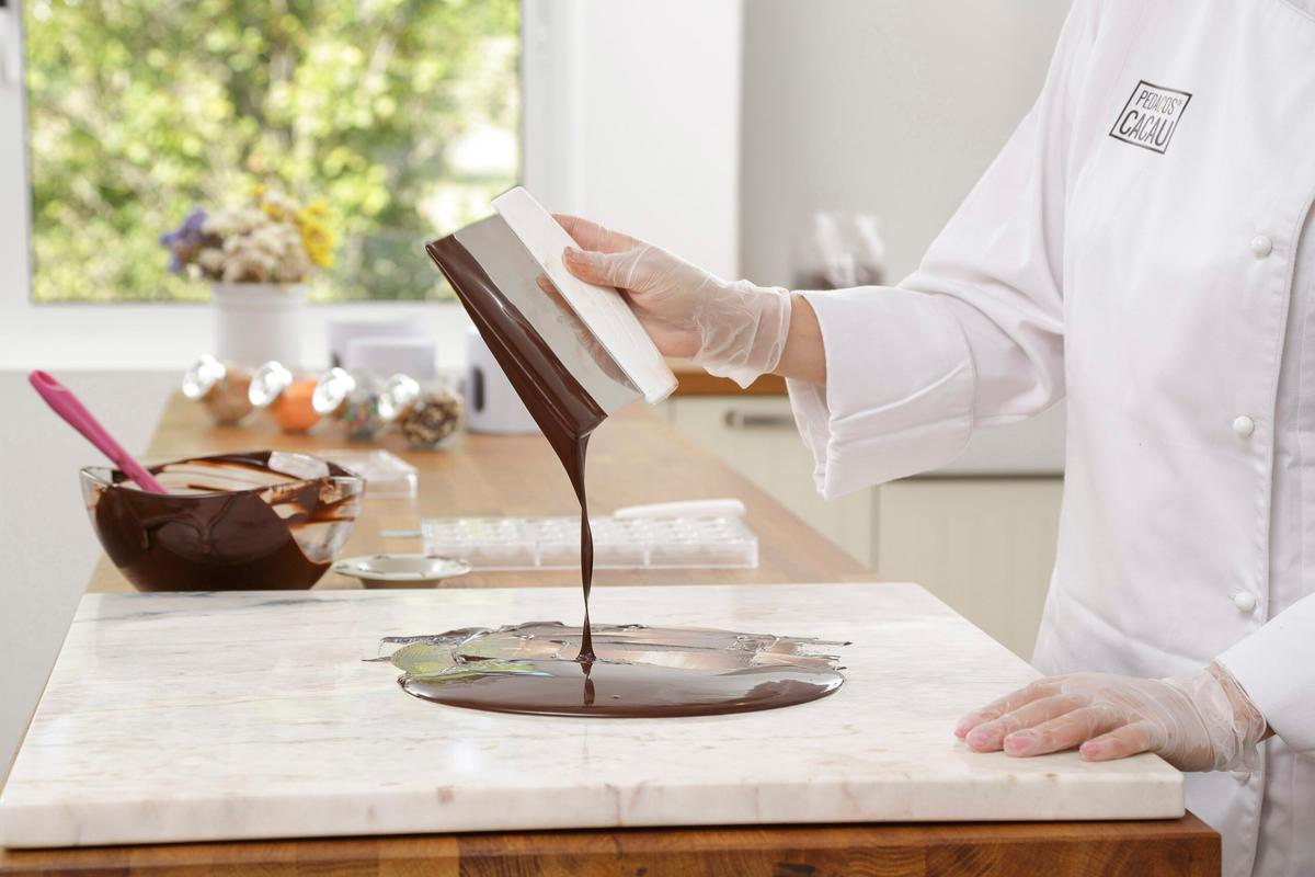 Chocolate artesanal em showcooking no Mercado do Bolhão
