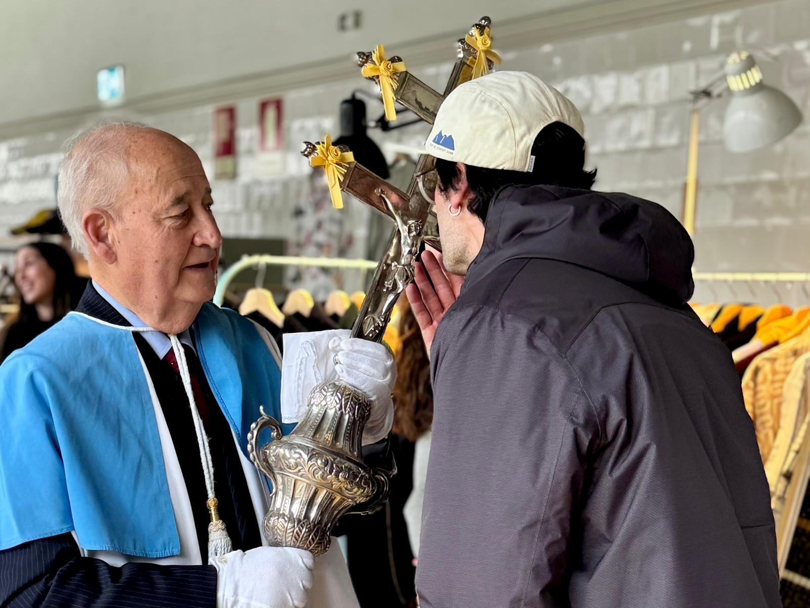 Mercado do Bolhão assinala tradição pascal com visita do Compasso